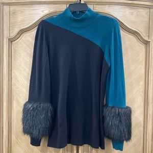 PRE-OWNED ALFANI SWEATER SIZE MEDIUM